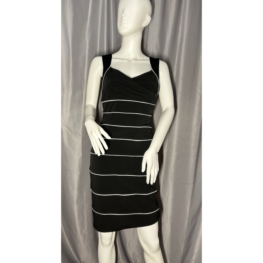 White House Black Market Women’s Slimming Black Cocktail Dress Size 6 Stretch